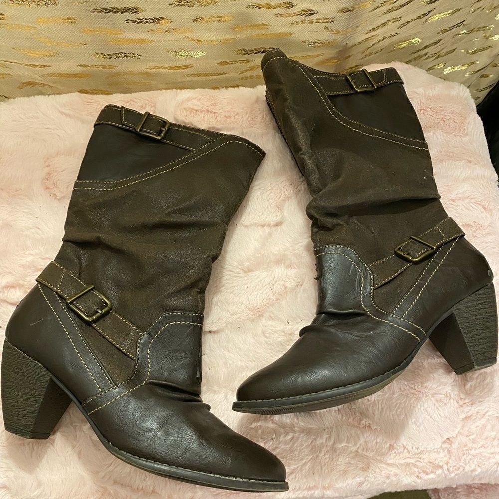 Women’s Amani Prima mid calf heeled boots with side zippers sized 8M